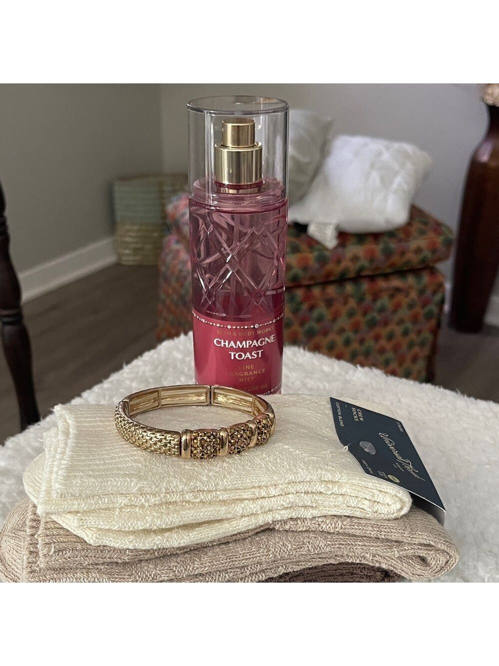 Bath & Body Works Champagne Toast with UT sock set and bracelet